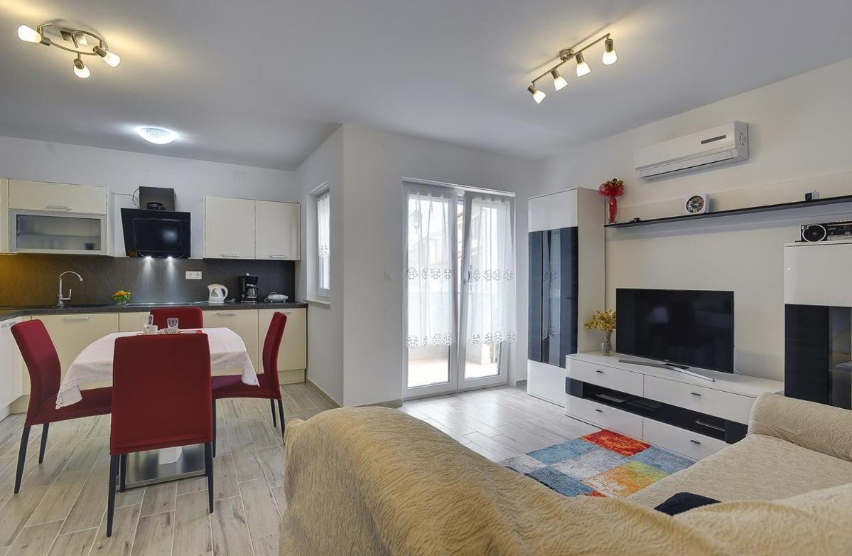 Apartments Elviana Пула Екстер'єр фото